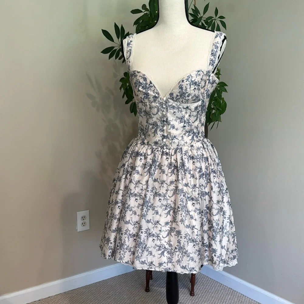 House of CB London BRIGITTE English Porcelain Print Corset Mini Dress. - Picture 2 of 13